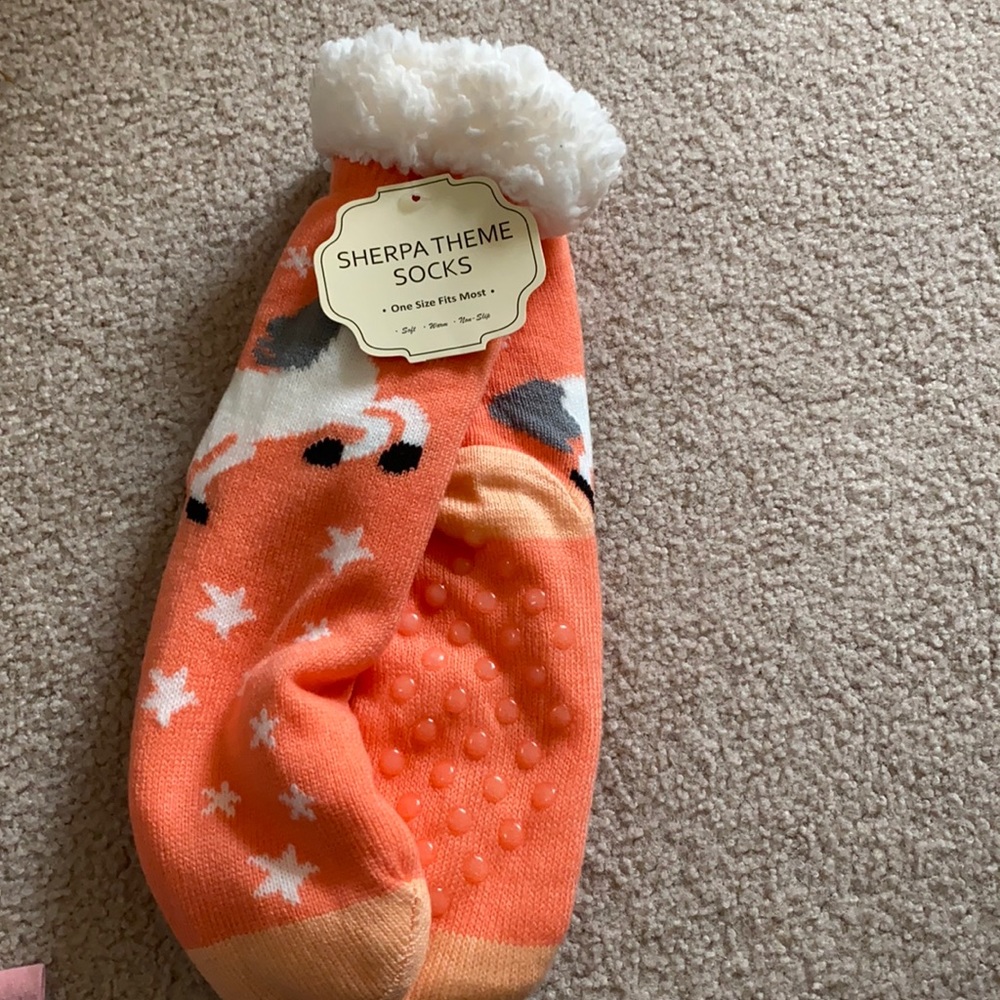 Brand new unicorn Sherpa grippy socks
